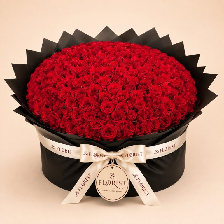 Grand luxury red rose box in black hatbox